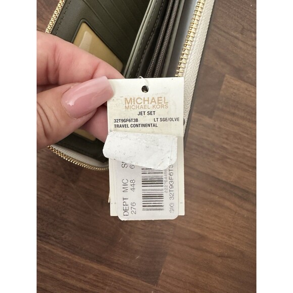 Michael Kors Jet Set Large Travel Continental Wallet Sage/Olive NWT - Picture 6 of 7